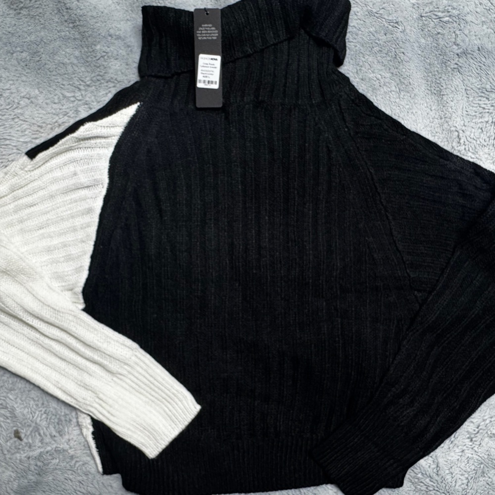 Fashion Nova Black and White TurtleNeck Sweater